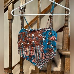 Triangle tie top